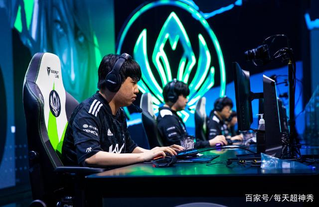 关于100T轻取FLY,Ming团战一打五焦点之战成都决赛之夜,锁定晋级资格的信息 关于100T轻取FLY,Ming团战一打五焦点之战成都决赛之夜,锁定晋级资格的信息